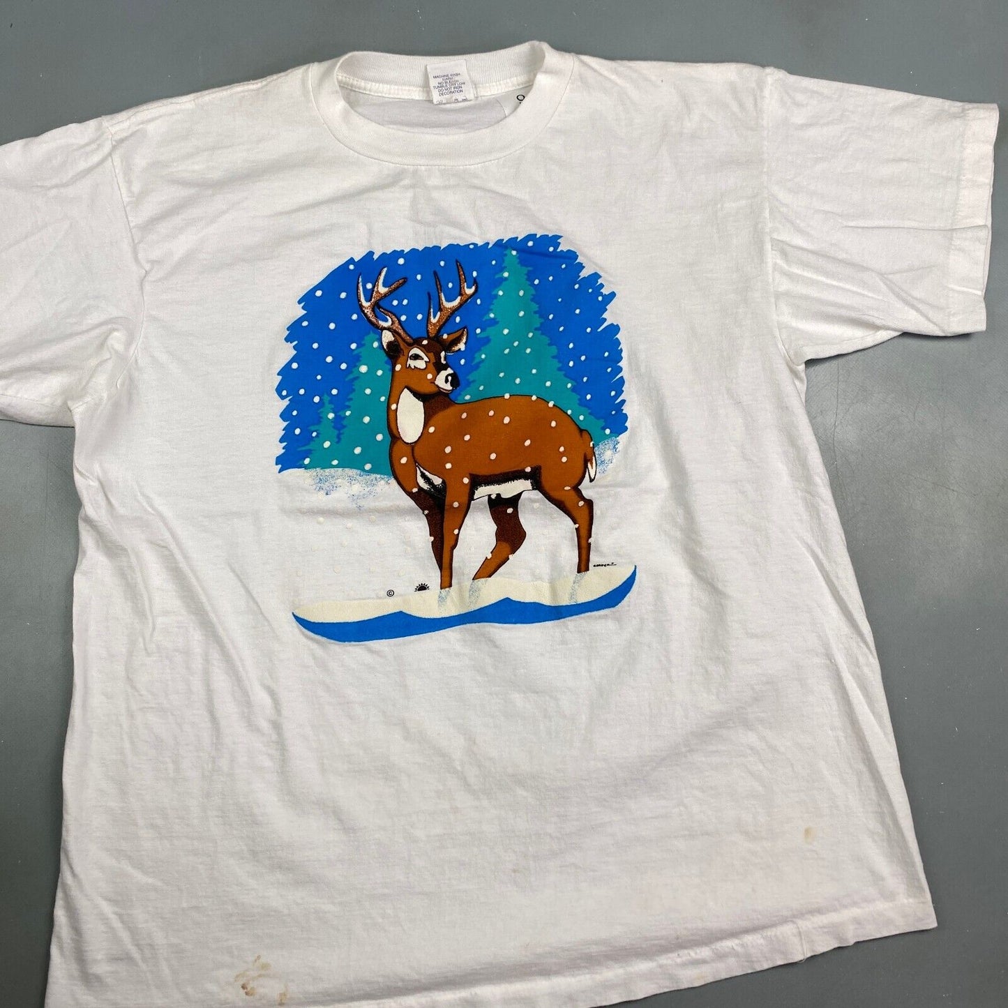 VINTAGE 90s Illustrated Winter Deer Nature White T-Shirt sz Large Men Adult
