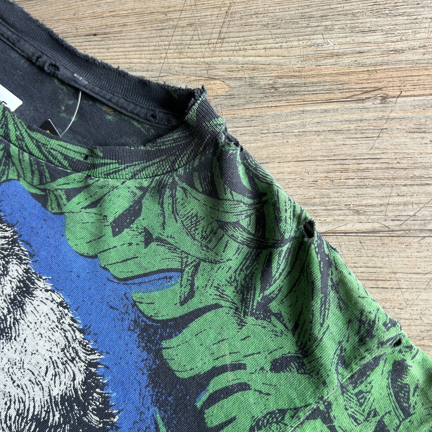 1990s | Wild Beasts All Over Print Thrashed Vintage T-Shirt sz M
