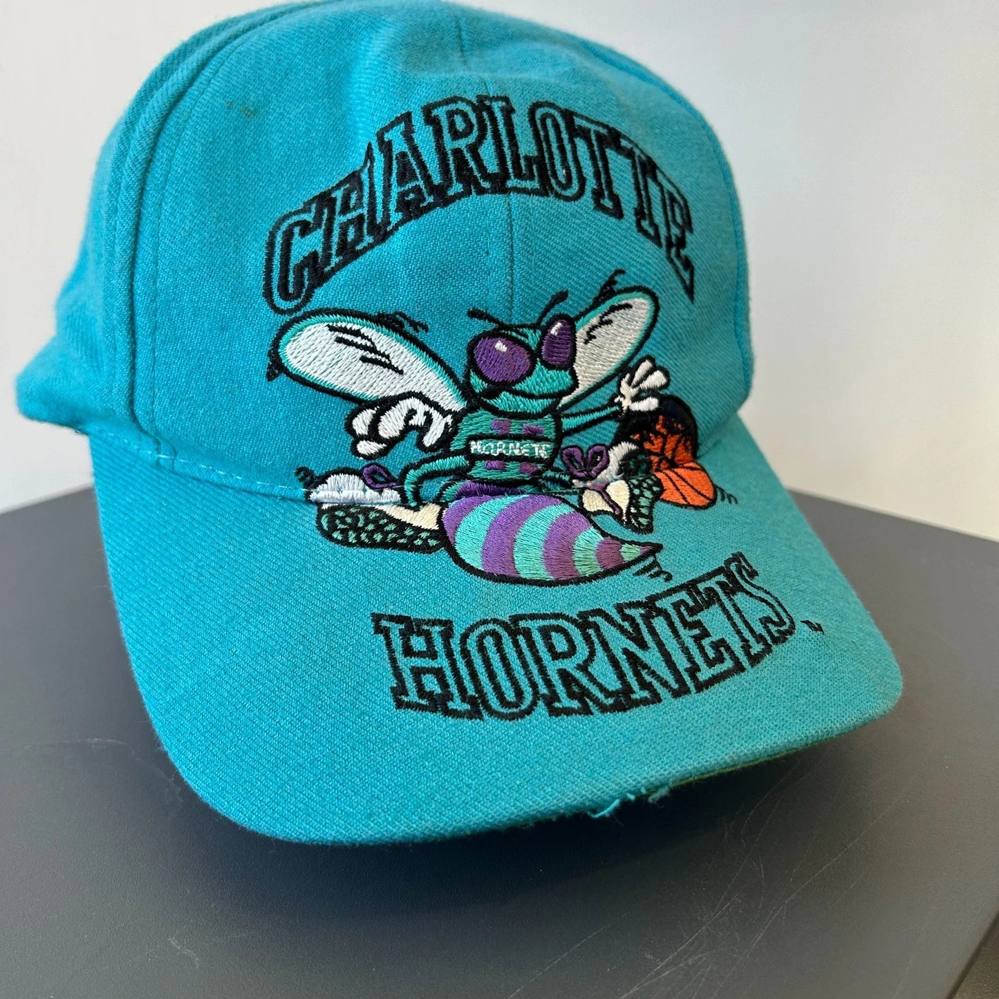 Vintage 90s | Charlotte Hornets Big Spell-Out Logo NBA AJD Snapback Hat sz OS