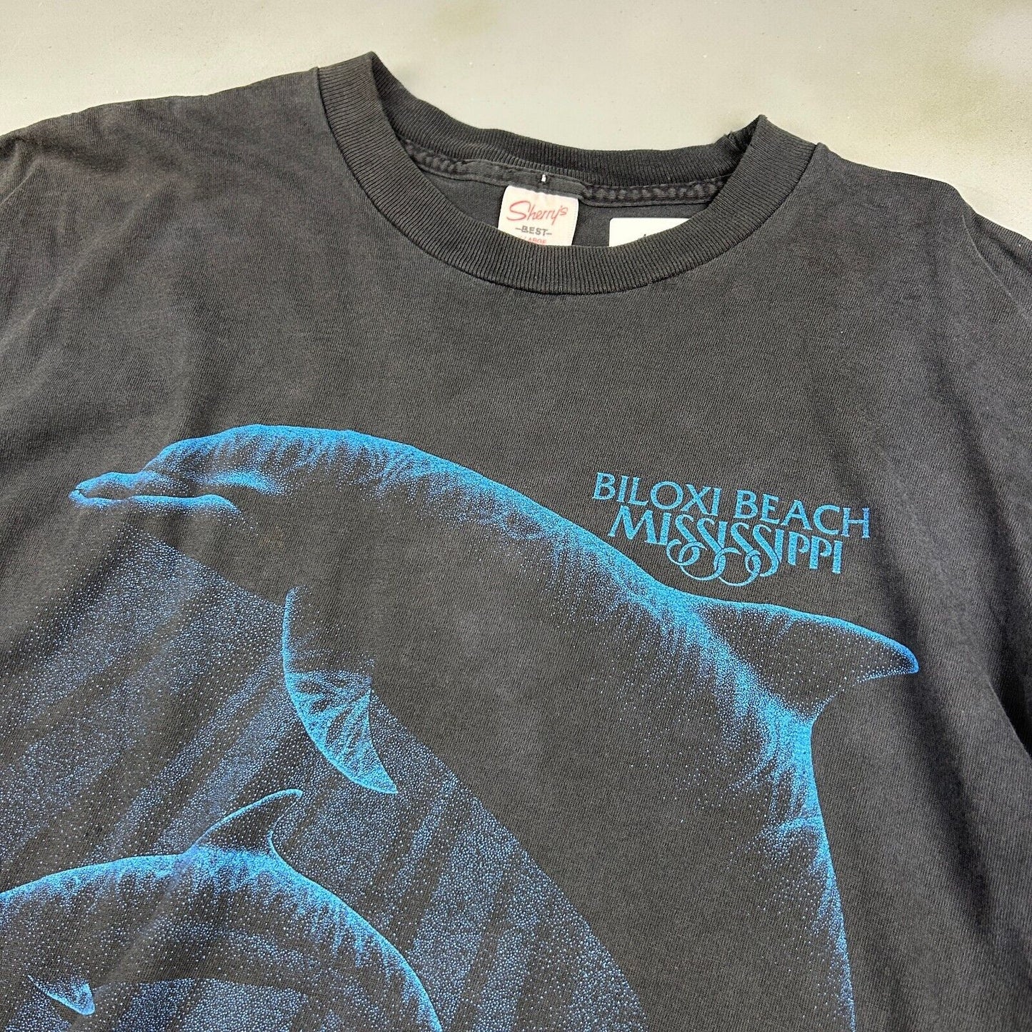 VINTAGE 90s Biloxi Beach Mississippi Dolphins Faded T-Shirt sz XL Mens Adult