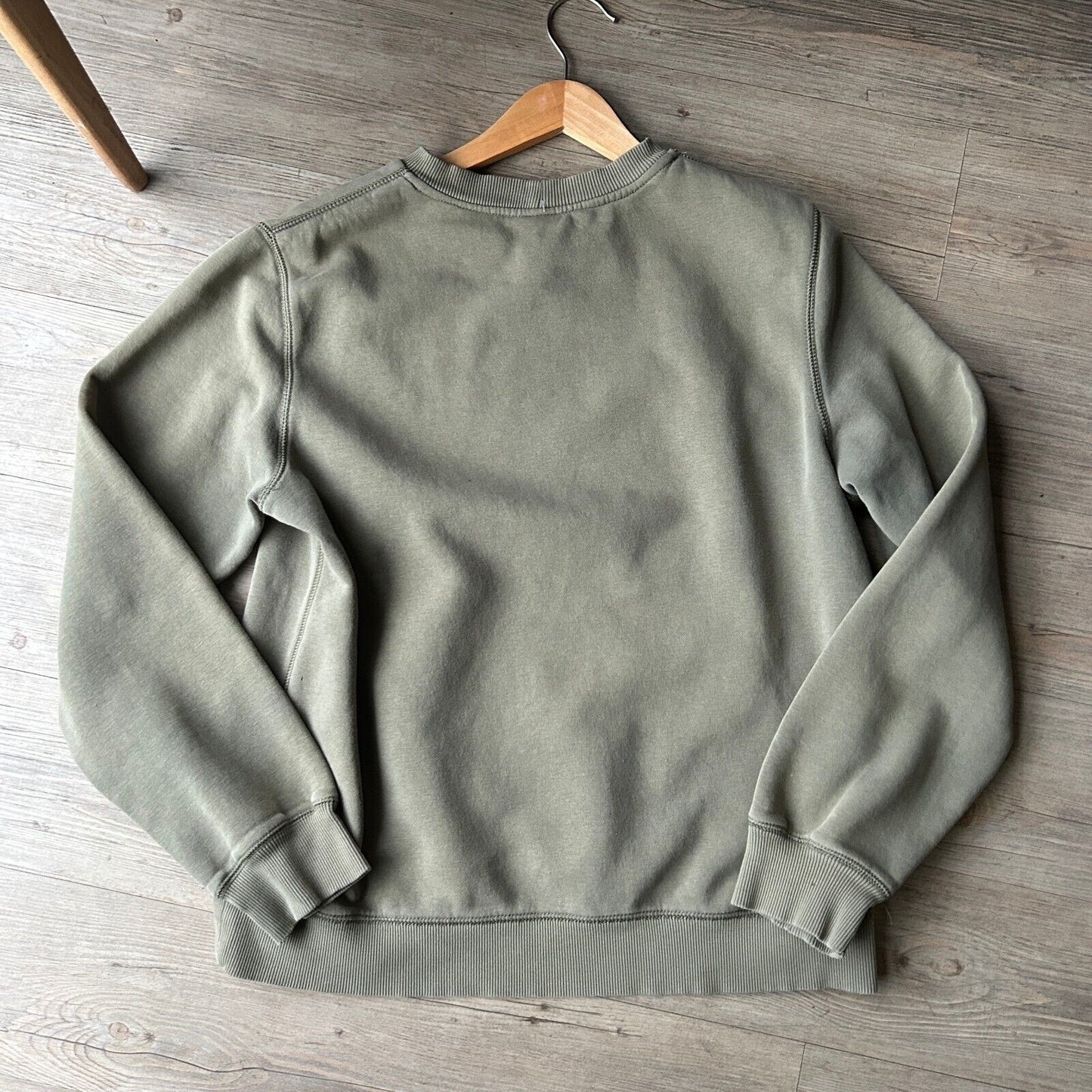 VINTAGE | NIKE Embroidered Small Swoosh Olive Green Crewneck Sweater sz M Adult