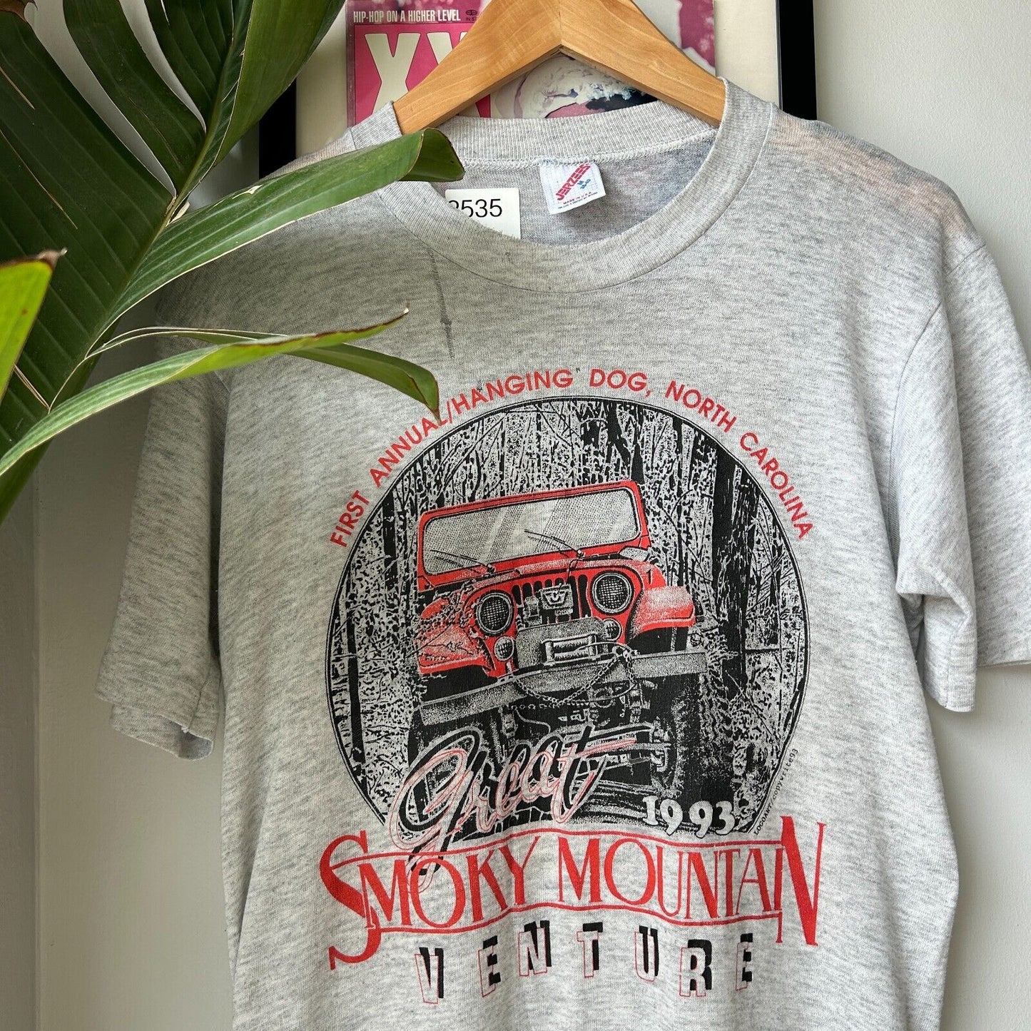 VINTAGE 90s | Smokey Mountain Venture Paper Thin Car T-Shirt sz M