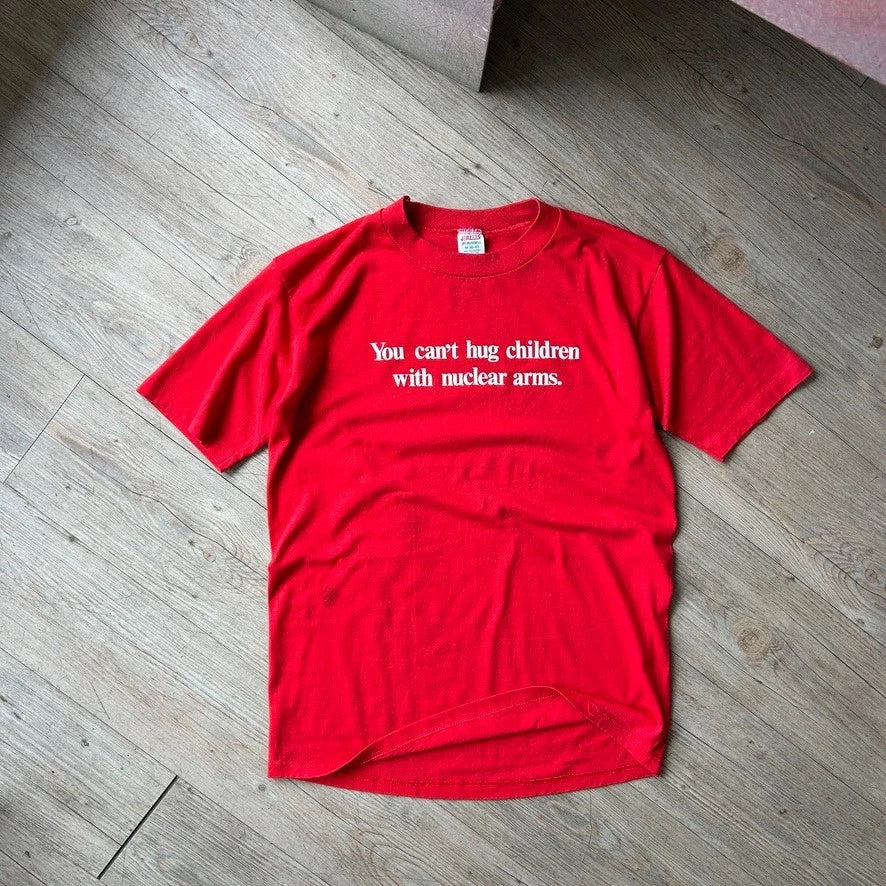 VINTAGE 80s | You Can't Hug Children With Nuclear Arms T-Shirt sz M