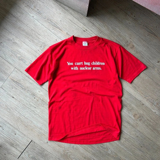 VINTAGE 80s | You Can't Hug Children With Nuclear Arms T-Shirt sz M