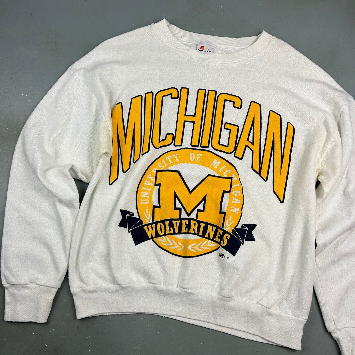 VINTAGE 90s | Michigan Wolverines University White Crewneck Sweater sz L Adult