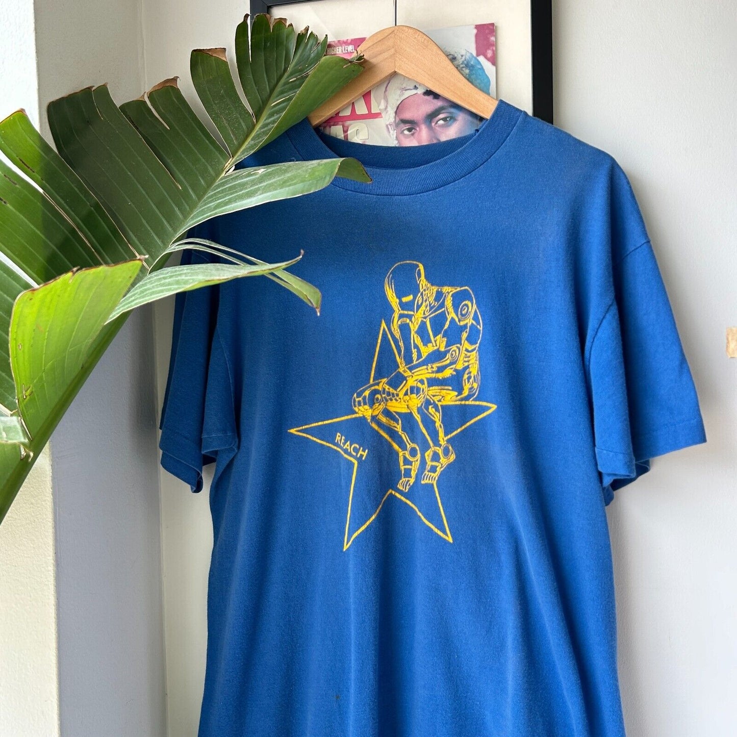 VINTAGE 90s | Reach Blurred Robot T-Shirt sz L
