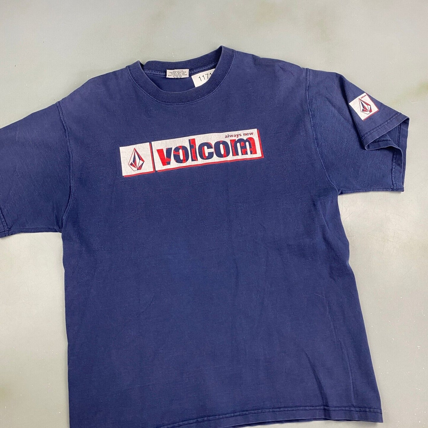 VINTAGE Volcom Surf Skate Boarding Navy T-Shirt sz Medium Adult