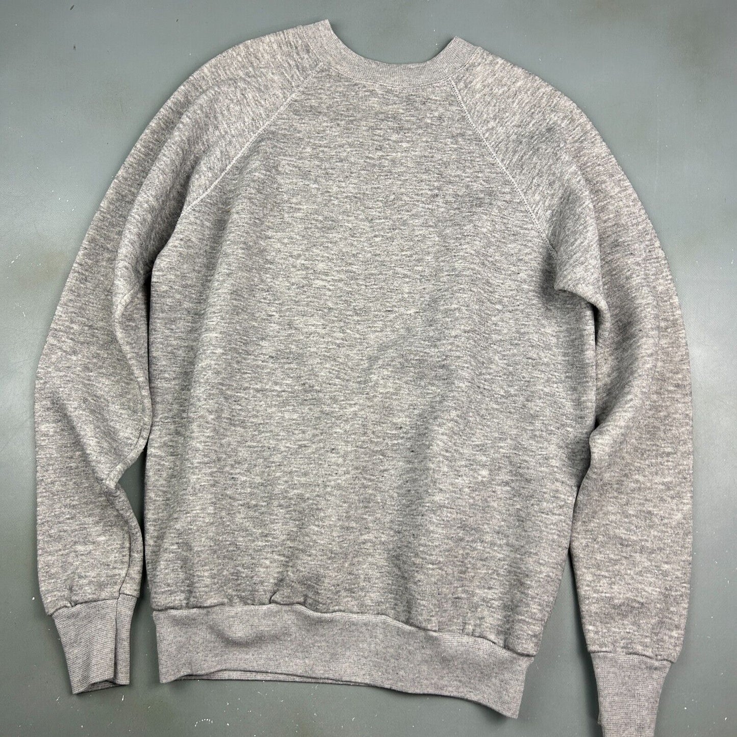 VINTAGE 80s | BLANK GREY Raglan Cut Crewneck Sweater sz M-L Adult
