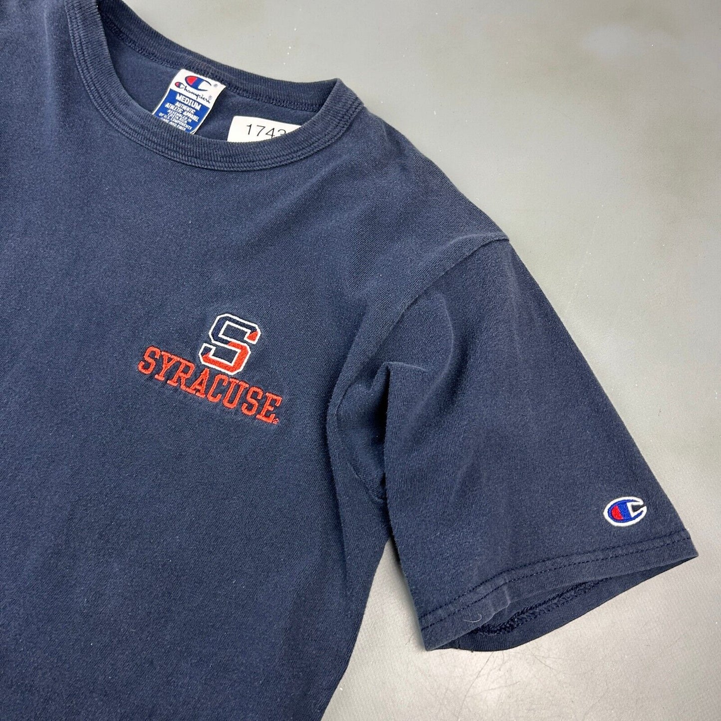 VINTAGE | Syracuse University Embroidered Logo Champion T-Shirt sz M Adult