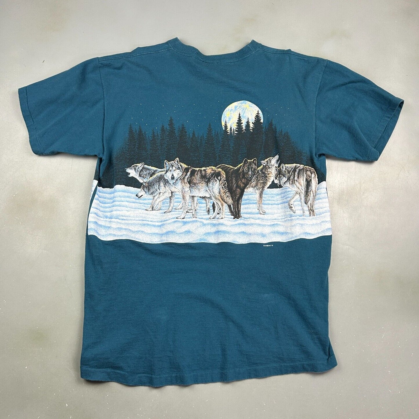 VINTAGE 90s | Habitat Winter Wolves Nature Wrap Print T-Shirt sz L Adult