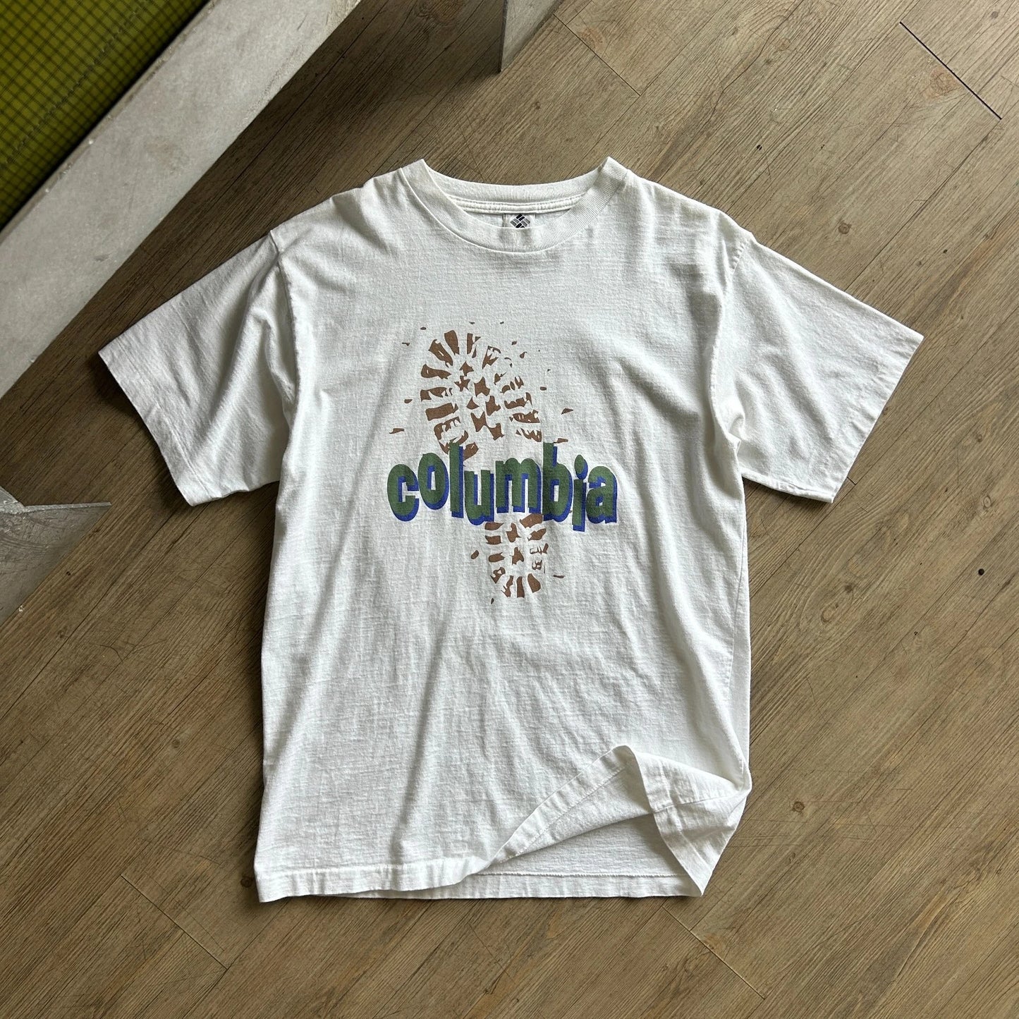 VINTAGE 90s | Take A Hike Boot Prints Columbia Sportswear T-Shirt sz L