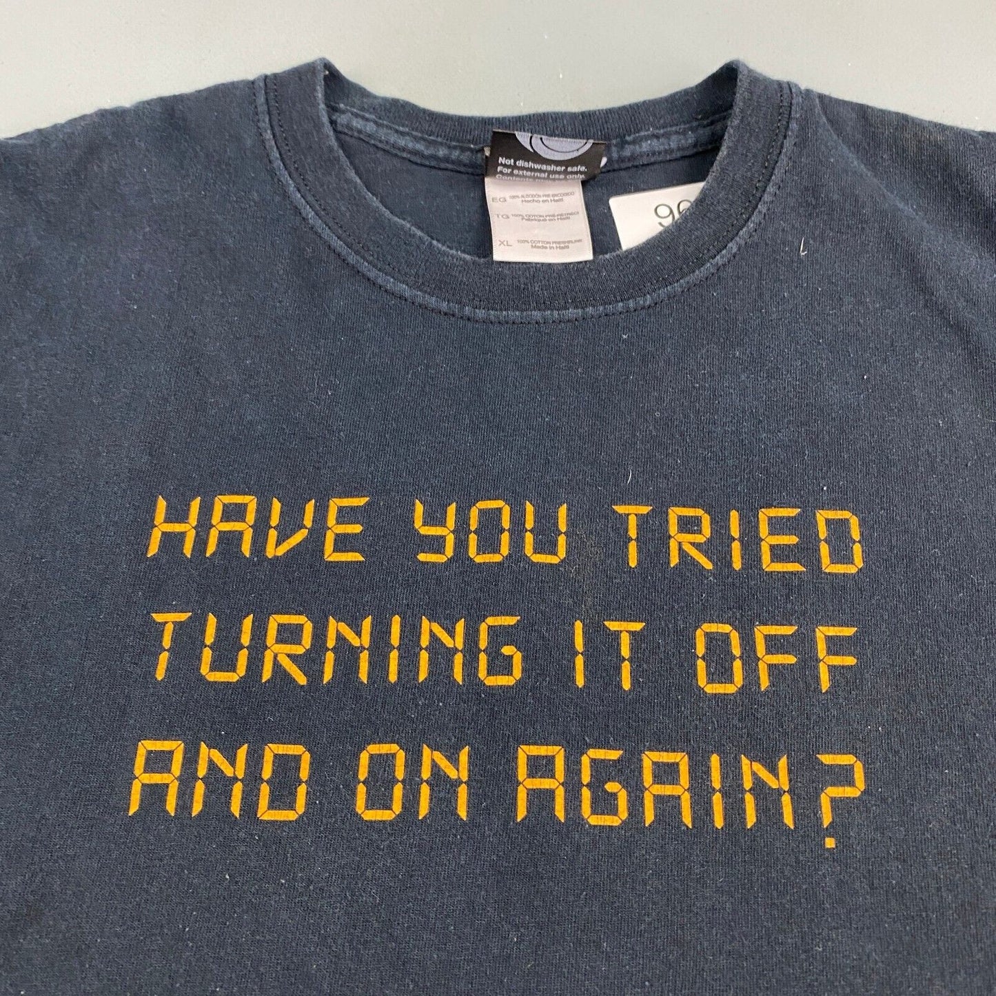 VINTAGE Have You Tried Turning It On & Off Again Black T-Shirt sz XL Mens Adult