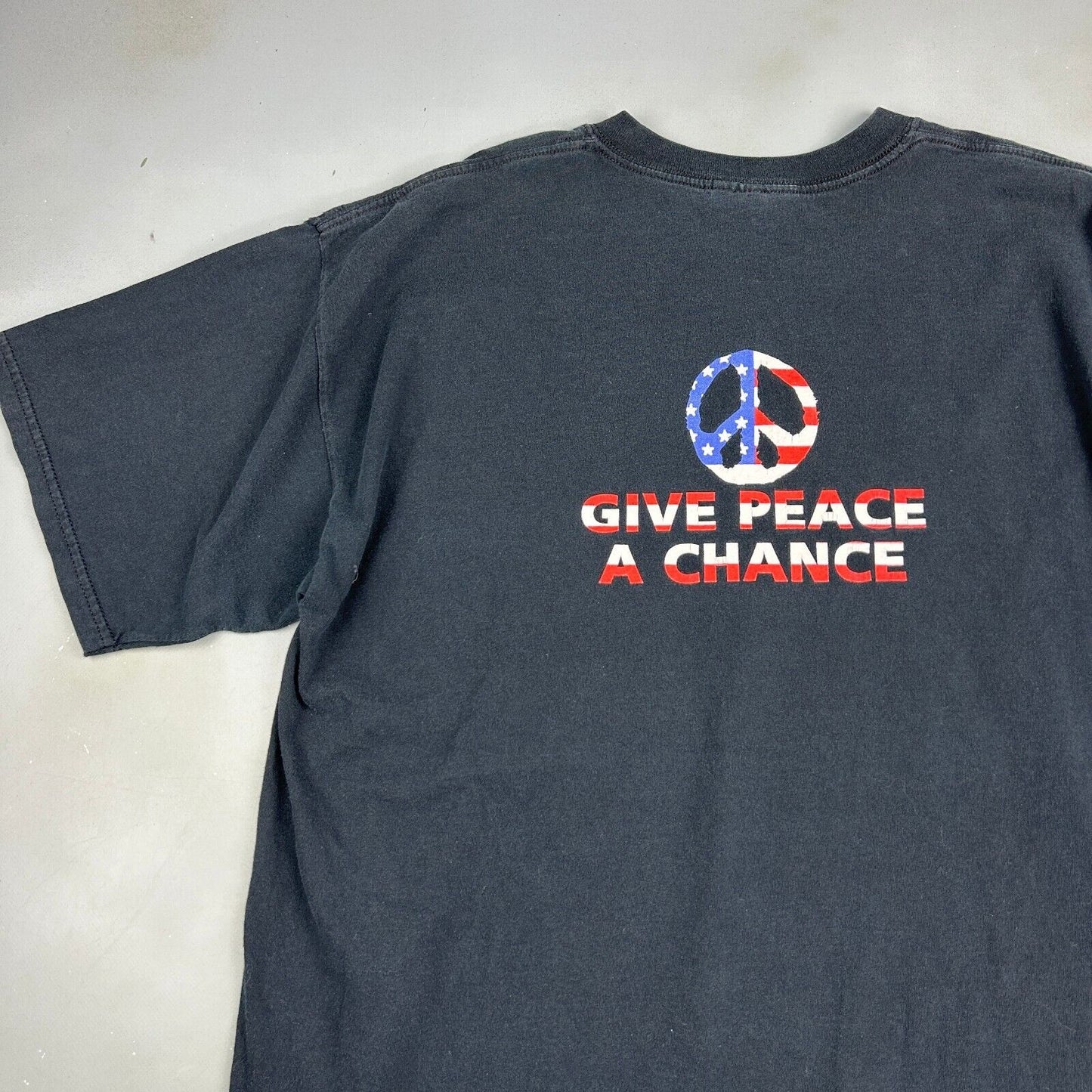 VINTAGE 2004 | JOHN LENNON Give Peace A Chance Band T-Shirt sz XL Adult