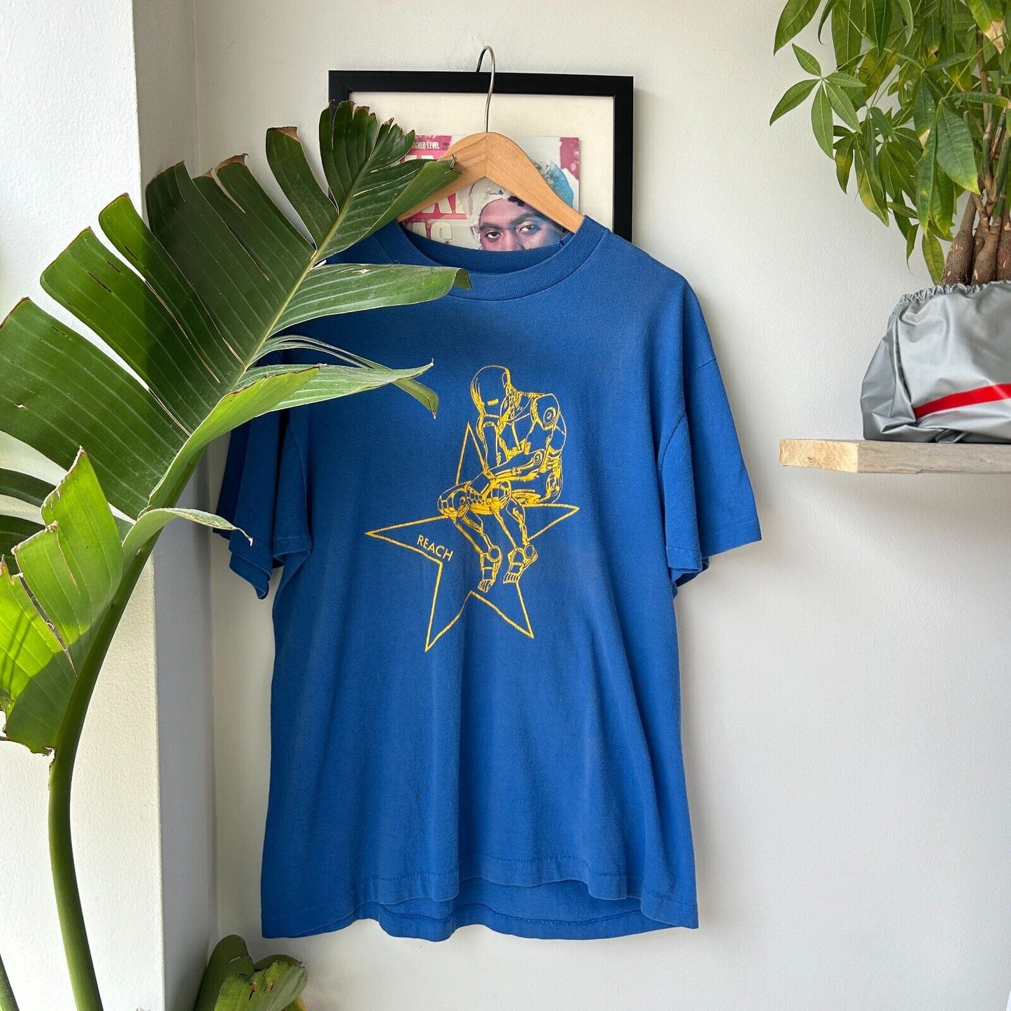 VINTAGE 90s | Reach Blurred Robot T-Shirt sz L