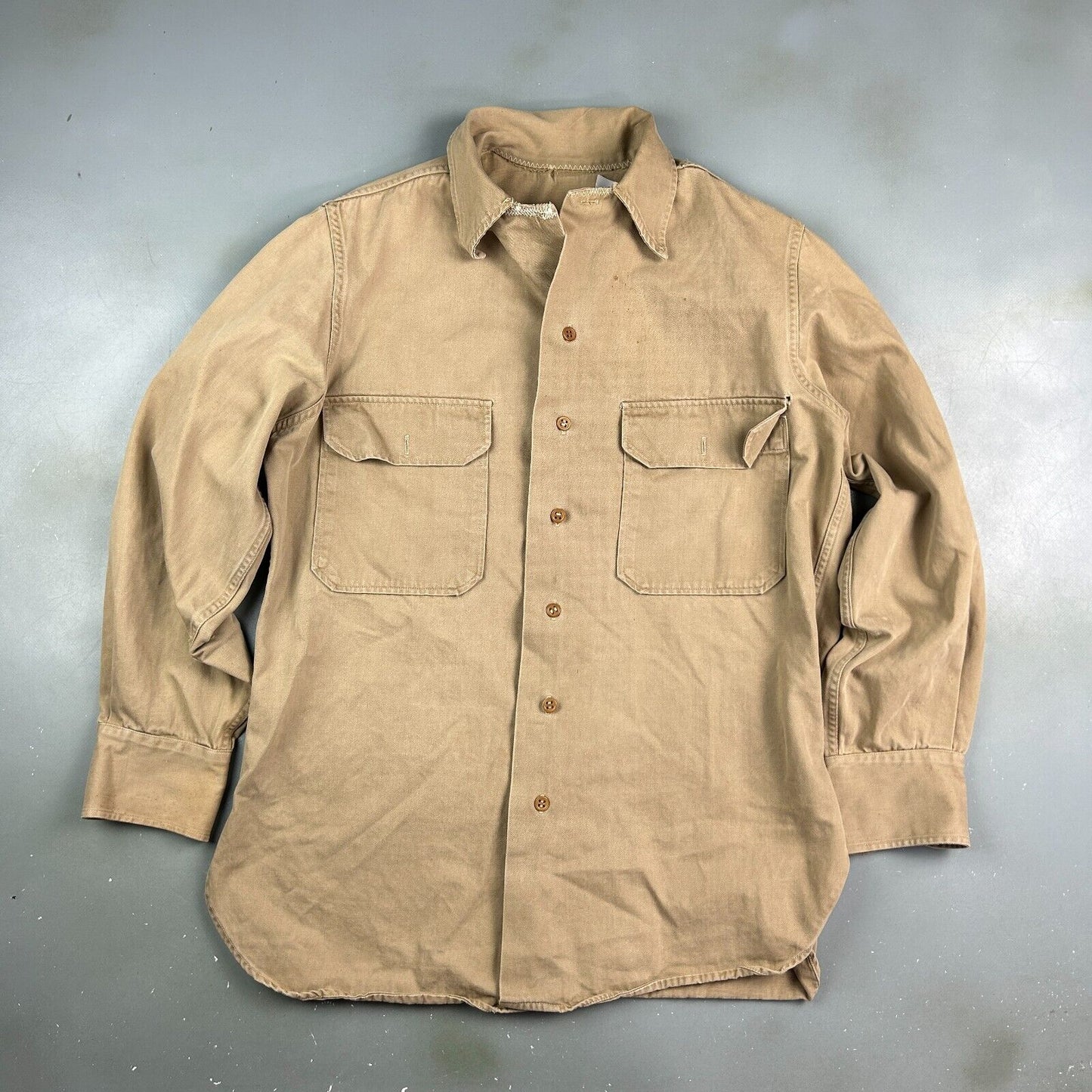 VINTAGE 70s | Tan Fatigue Army Military Button Down Shirt sz L Adult