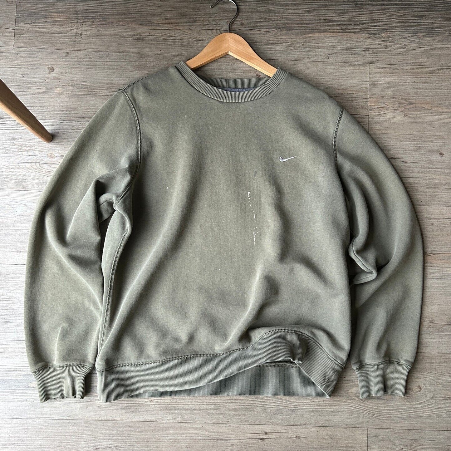 VINTAGE | NIKE Embroidered Small Swoosh Olive Green Crewneck Sweater sz M Adult