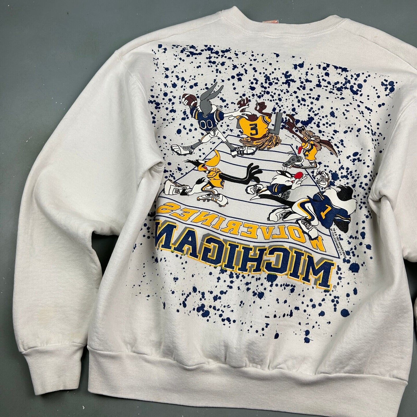 VINTAGE 1993 | Michigan Wolverines Looney Tunes Football Sweater sz XL Adult