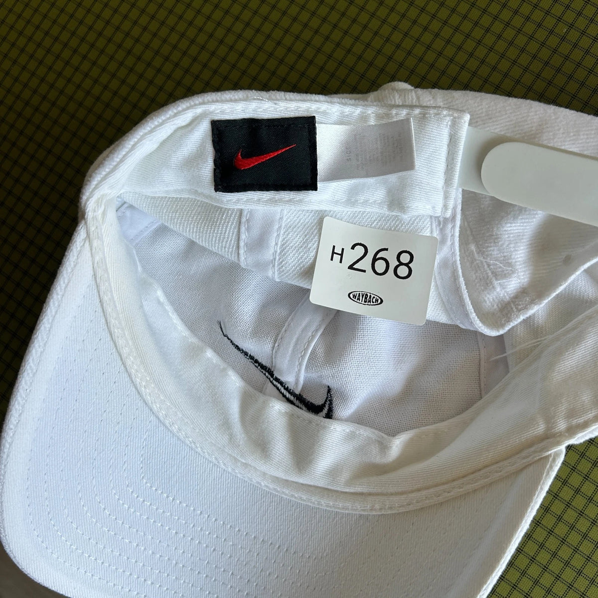 1990s | NIKE Swoosh Logo White SnapBack Hat sz OS