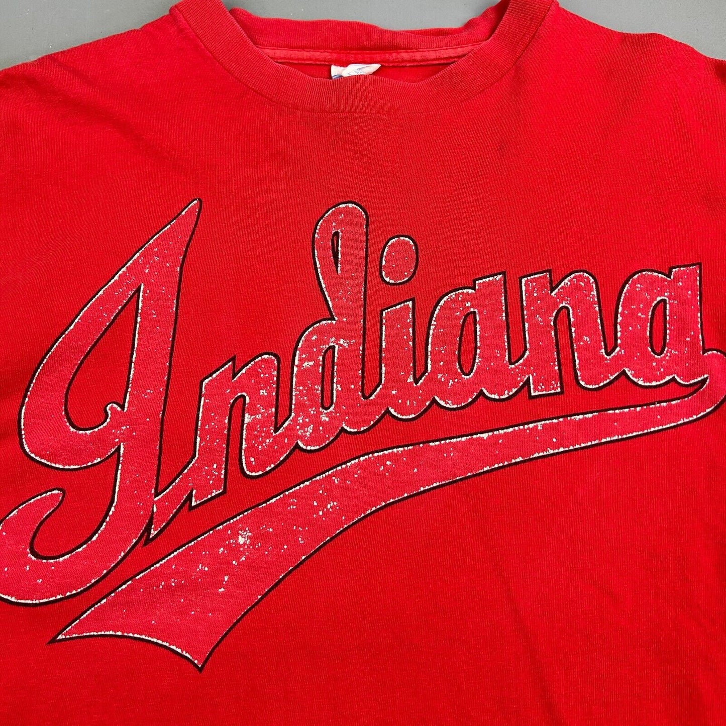 VINTAGE 90s | Cleveland Indians Script Logo Red MLB T-Shirt sz M Men Adult