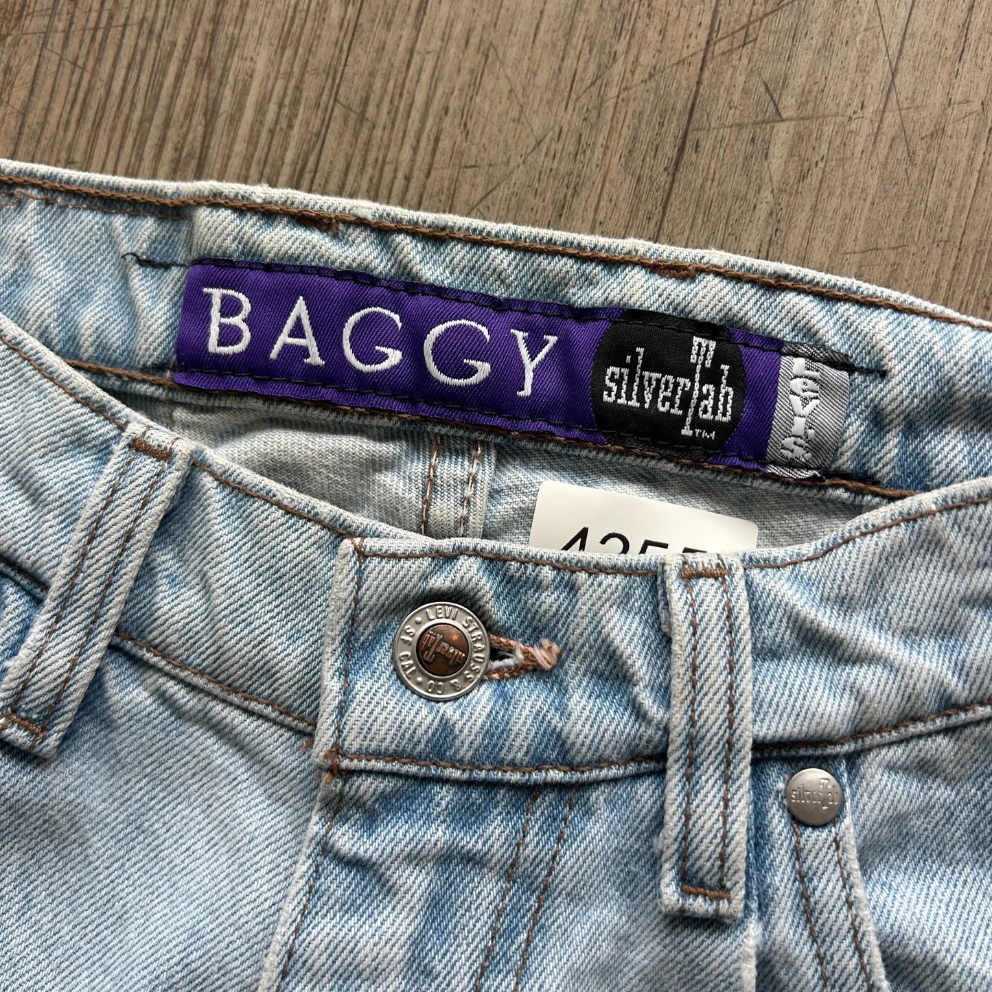 VINTAGE 90s | Levi's SilverTab Baggy Tapper Light Wash Denim Jeans Pants W28 L30