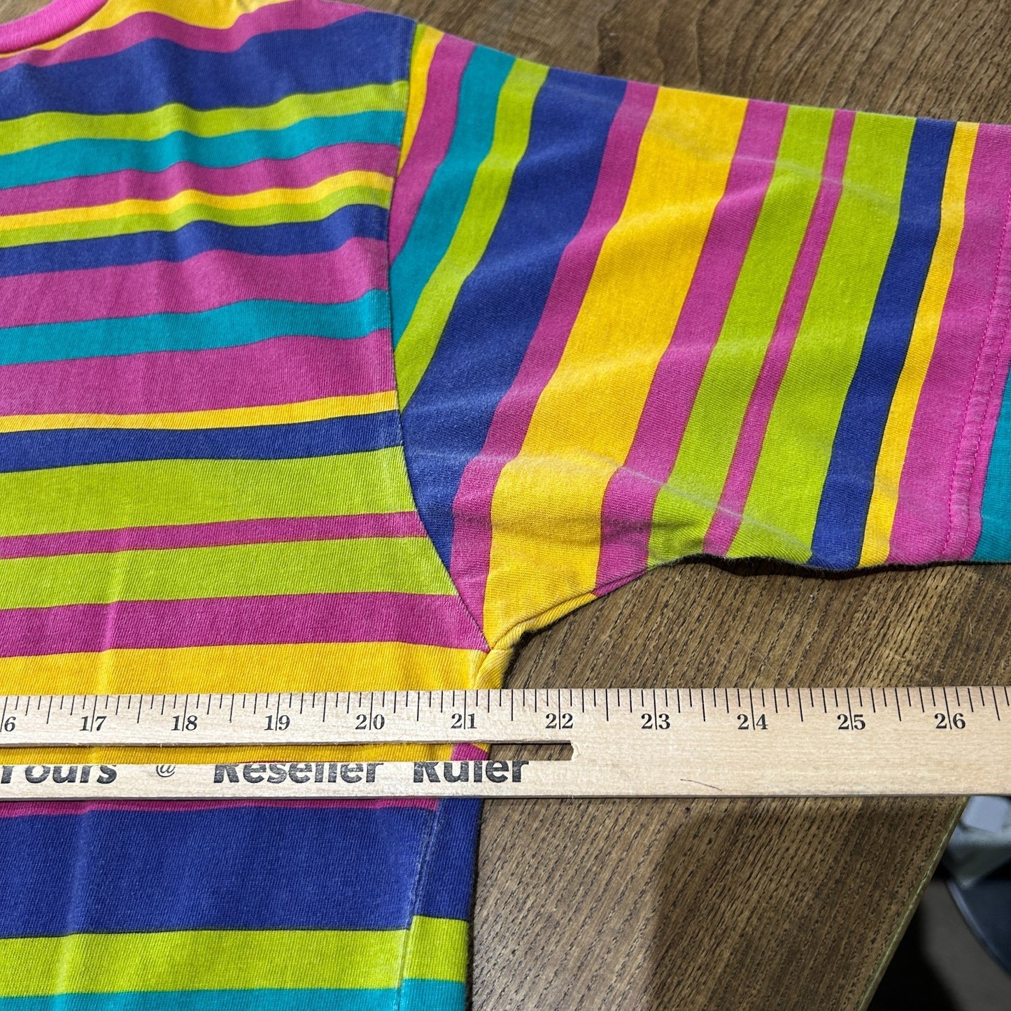 VINTAGE 90s | Blank Multicolor Striped T-Shirt sz L