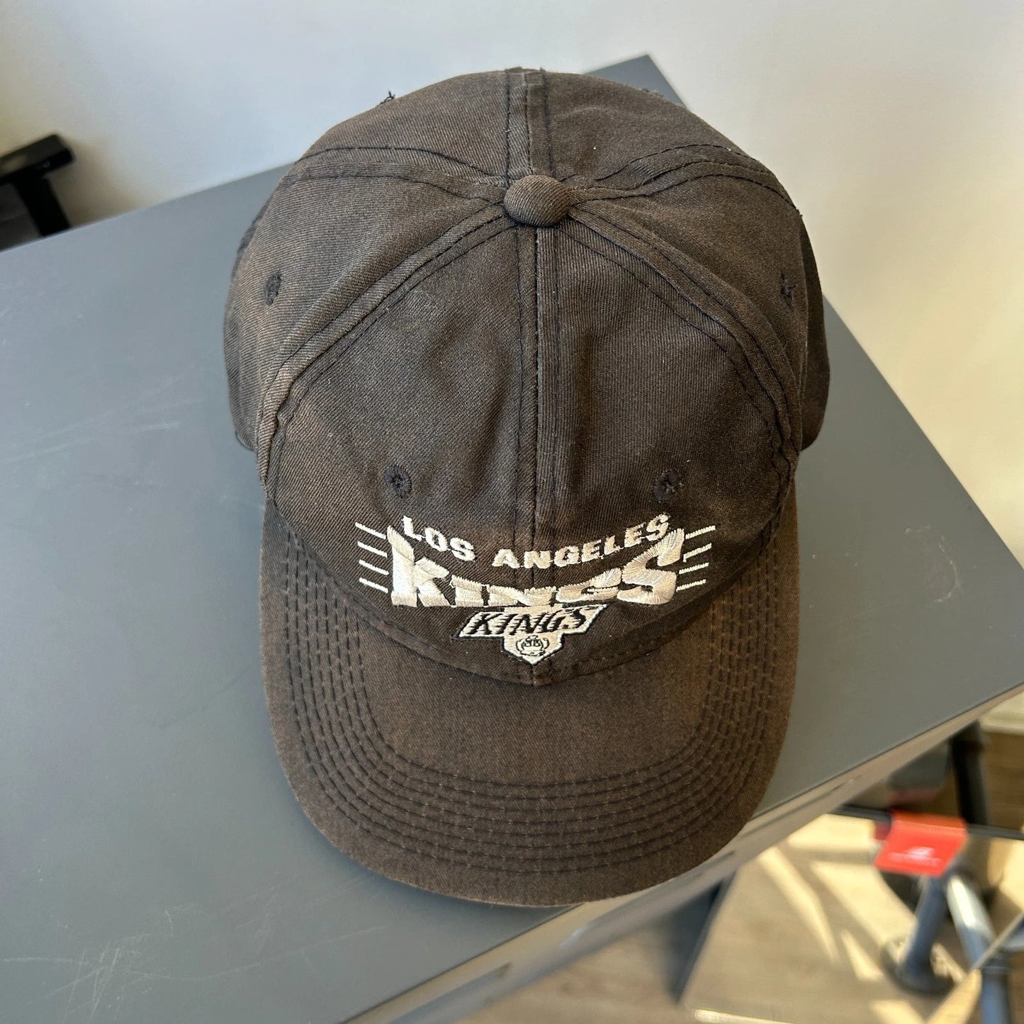 VINTAGE 90s | Los Angeles Kings NHL Faded Hockey Snapback Hat sz OS