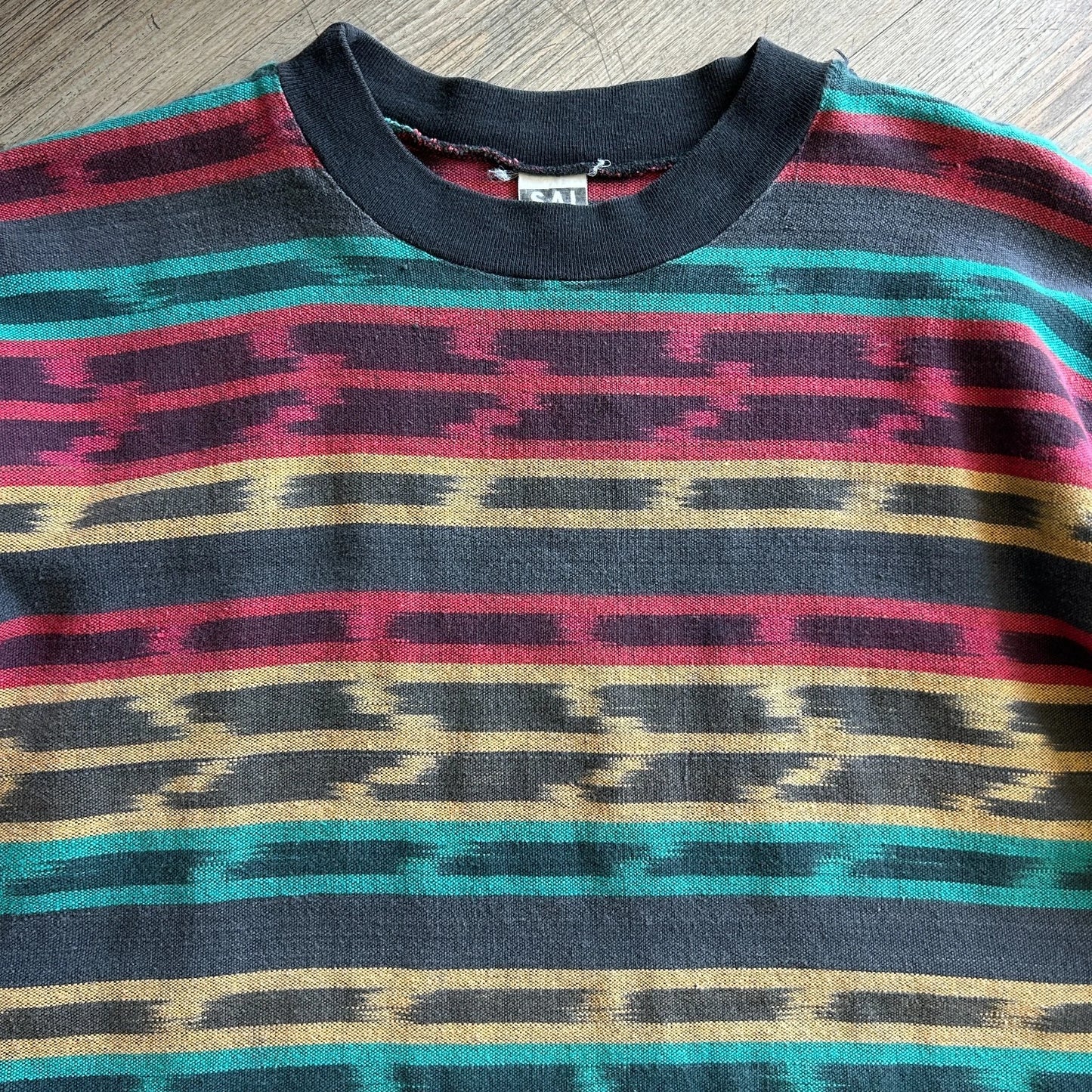 VINTAGE 90s | Striped Ikat Reggae Rasta Textured Surf Skate T-Shirt sz L/XL