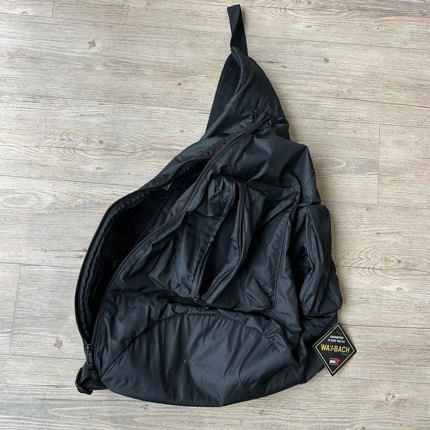 VINTAGE | Gap Tri-Pocket Black Nylon Messenger Backpack