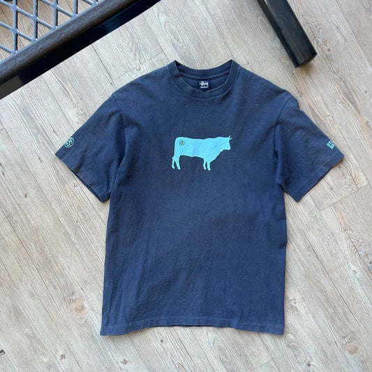 VINTAGE 90s Y2K | Stussy Branded Bull T-Shirt sz M