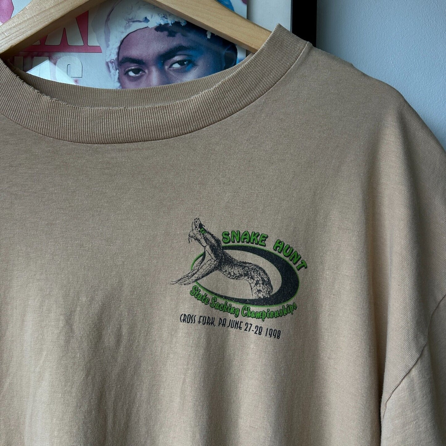 VINTAGE 90s | Snake Hunt T-Shirt sz L-XL