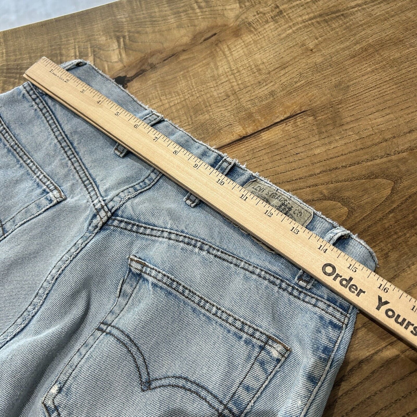 VINTAGE 90s | Levis SilverTab Paint Splatter Thrashed Loose Jean Shorts sz W31