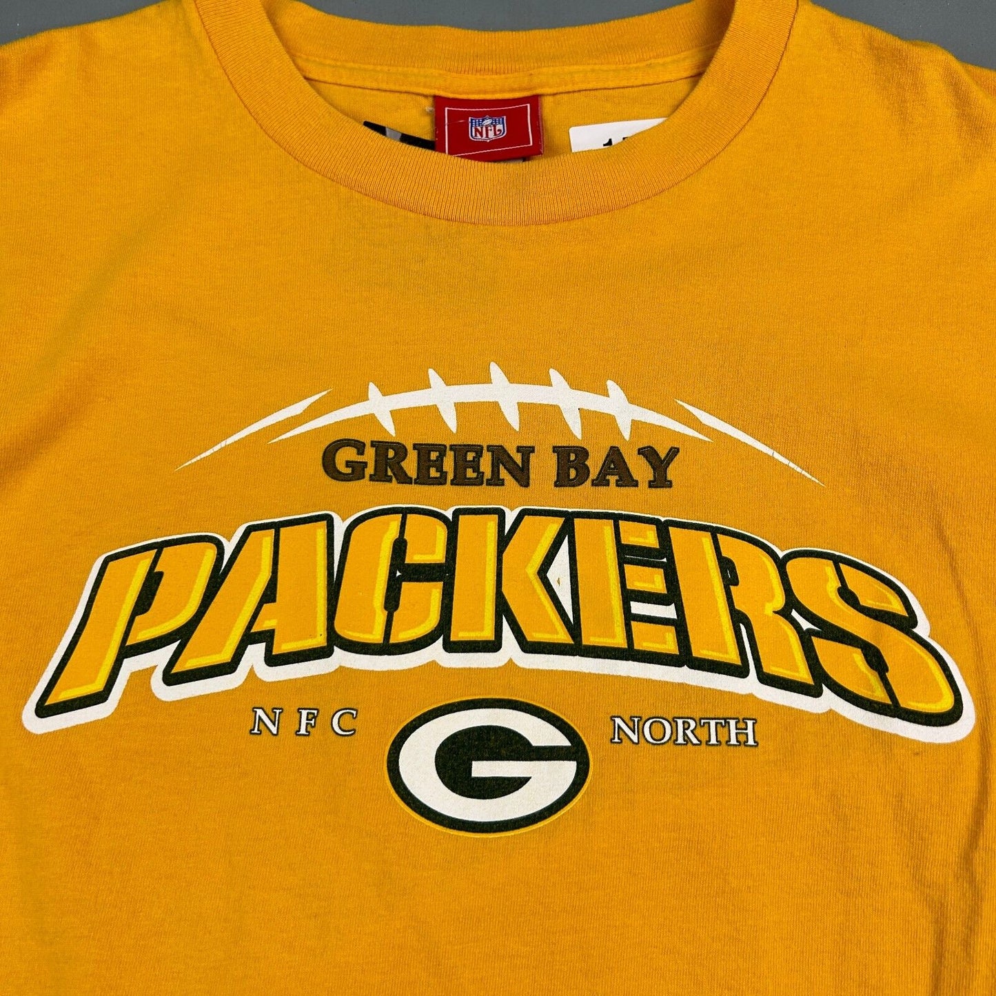 VINTAGE | NFL Green Bay Packers Yellow Football T-Shirt sz L Men Adult