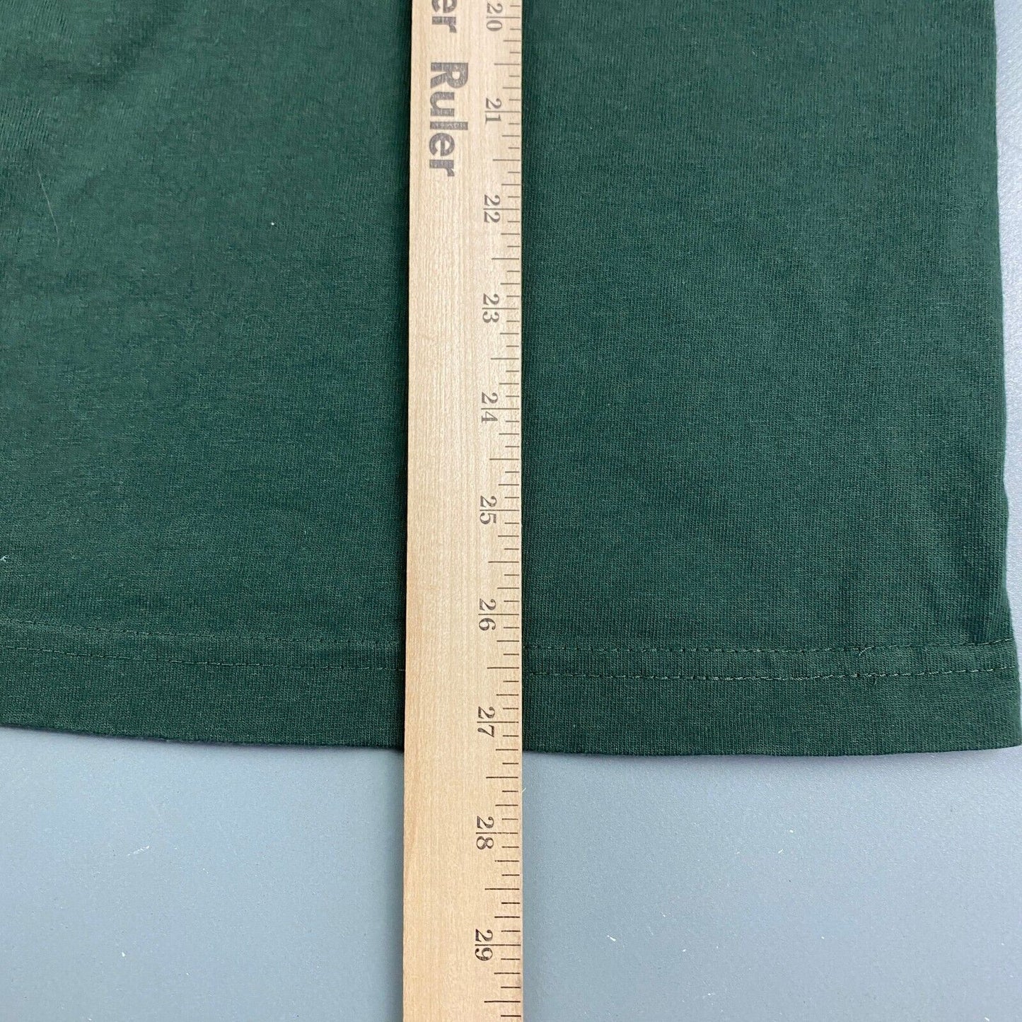 VINTAGE 90s Embroidered Alaska Green T-Shirt sz Medium Men Adult
