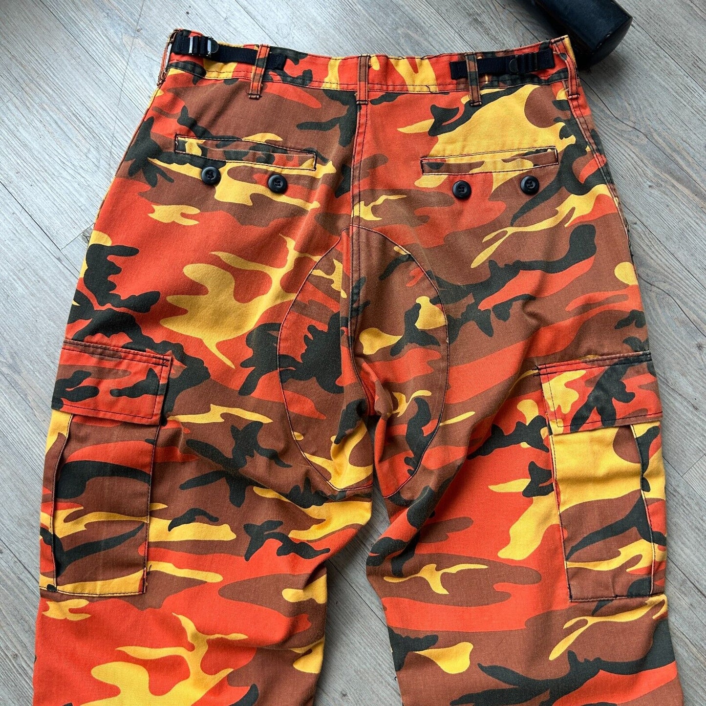 VINTAGE | Military Orange Camo Cargo Pants sz M-Reg W33 L32