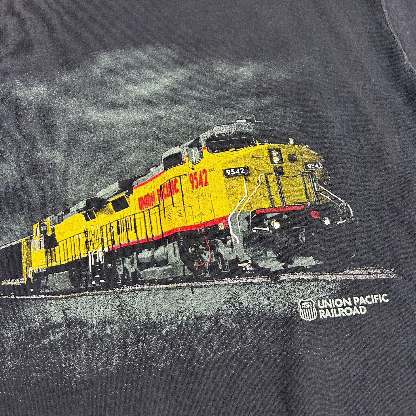VINTAGE Union Pacific Railroad Train T-Shirt sz Large Adult