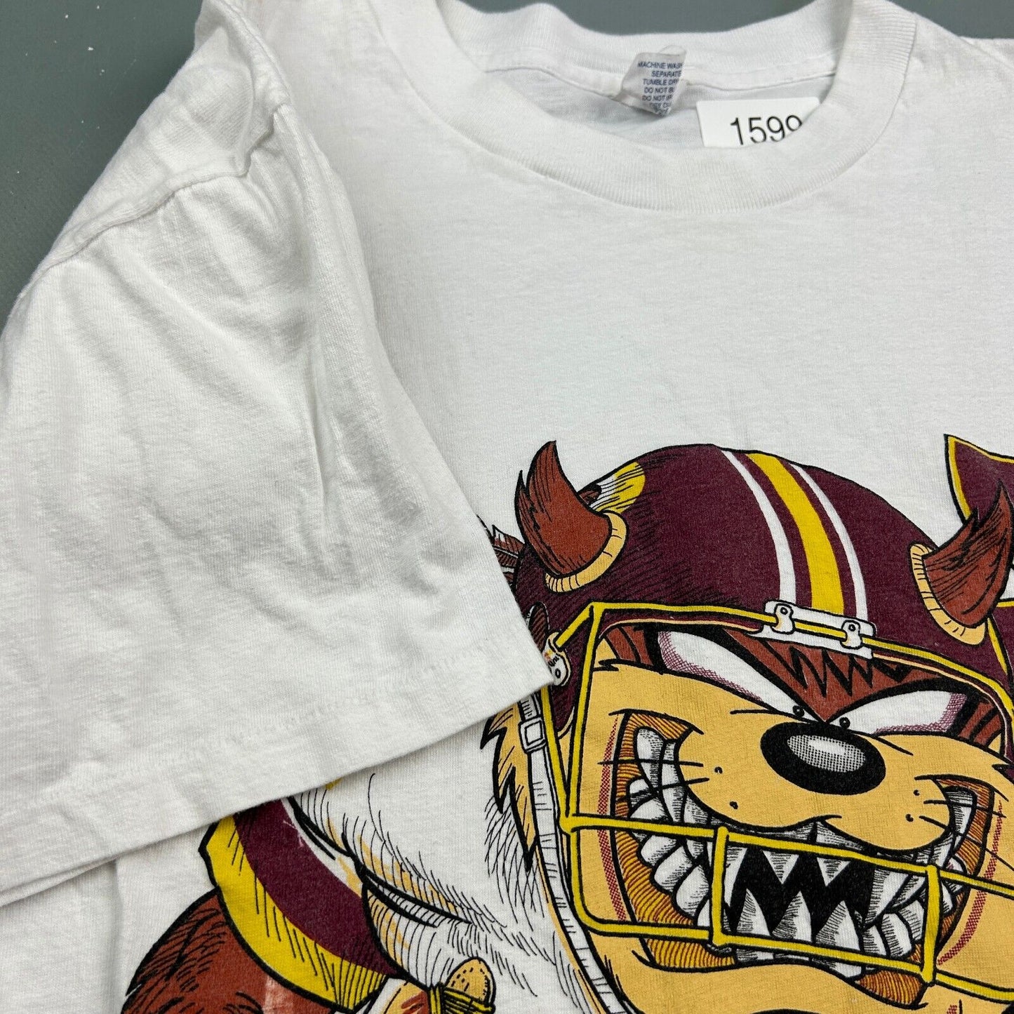 VINTAGE 90s | TAZ NFL Washington Redskins Football Cartoon T-Shirt sz S-M Adult