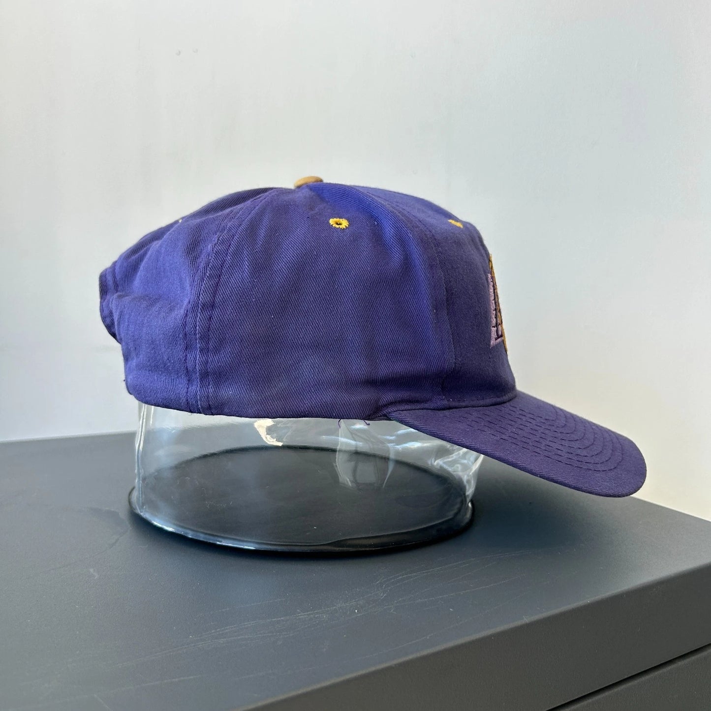 VINTAGE 90s | Los Angeles Lakers Faded Purple NBA Snapback Hat sz OS
