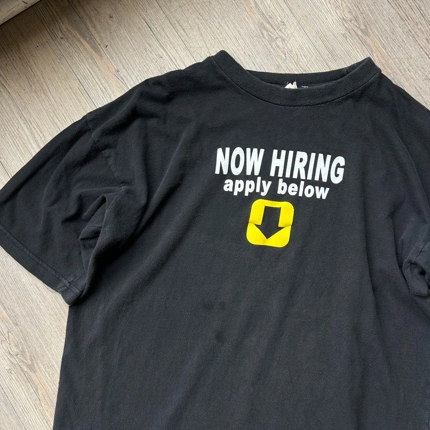 VINTAGE 90s | Now Hiring Apply Below T-Shirt sz L