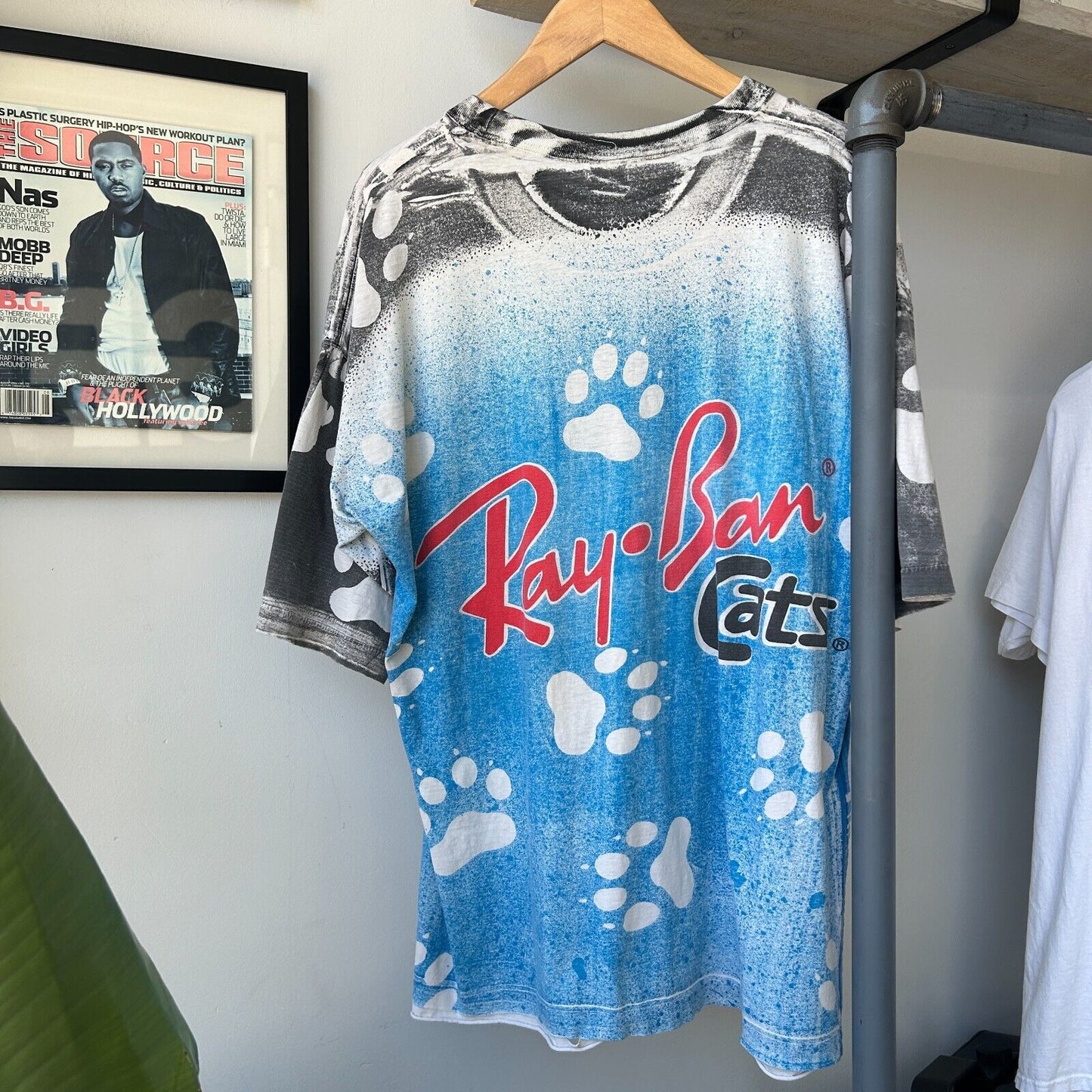 VINTAGE 90s | Ray-Ban Cats All Over Print T-Shirt sz XL