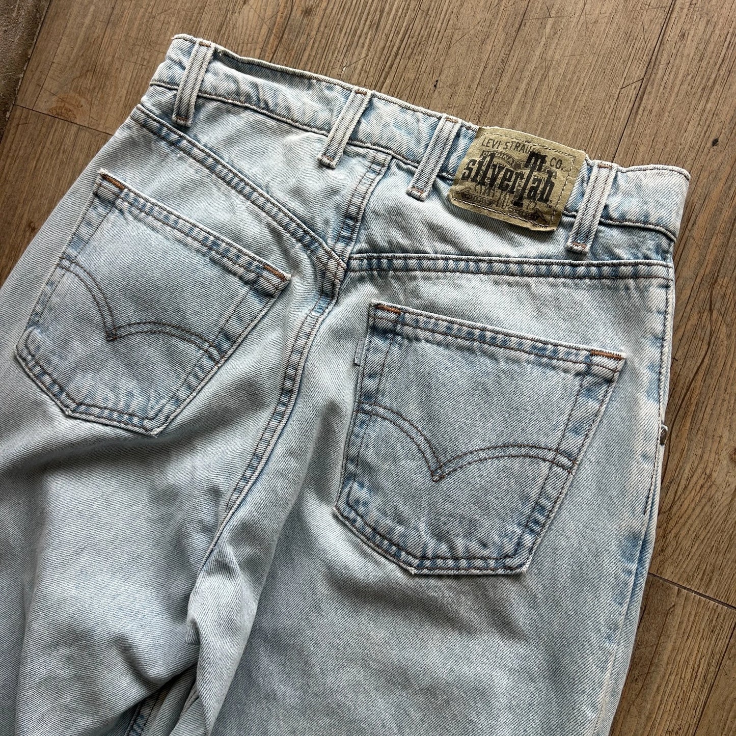 VINTAGE 90s | Levi's SilverTab Baggy Tapper Light Wash Denim Jeans Pants W28 L30