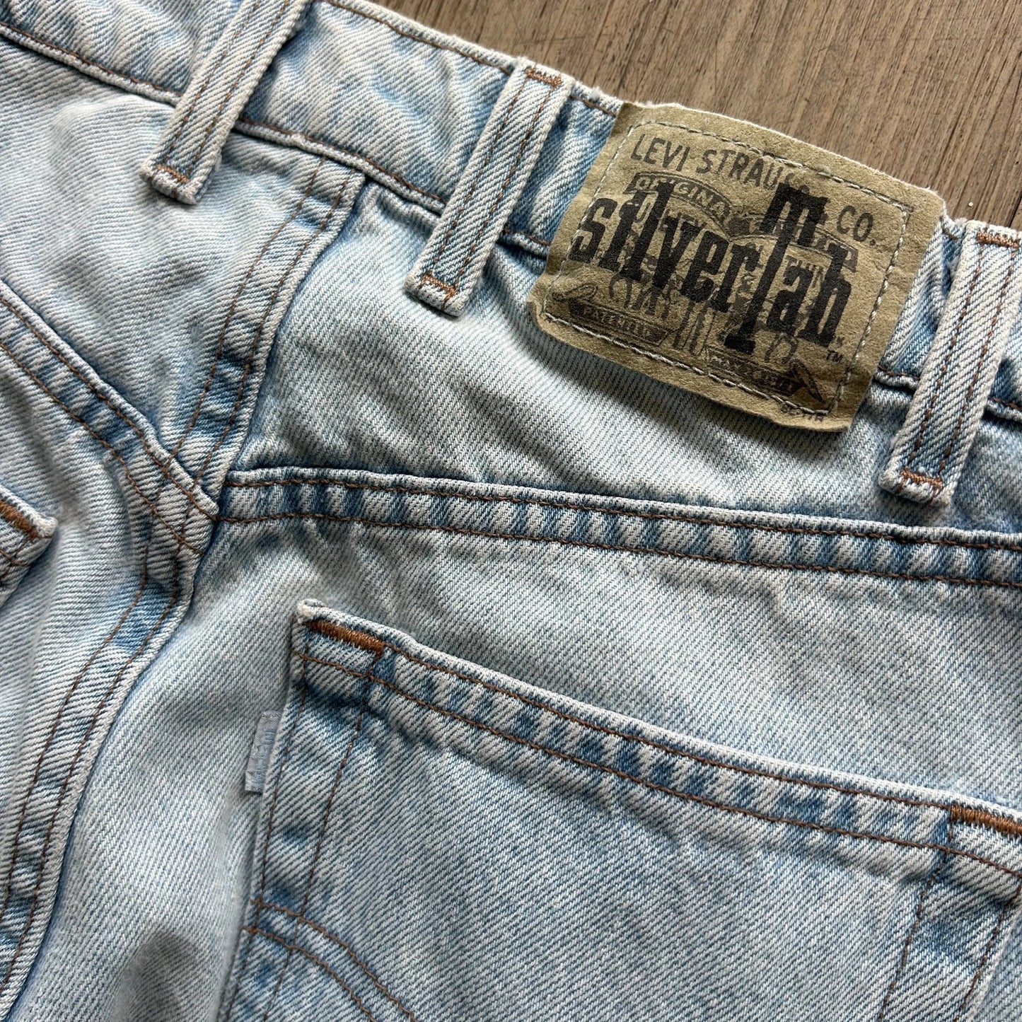 VINTAGE 90s | Levi's SilverTab Baggy Tapper Light Wash Denim Jeans Pants W28 L30