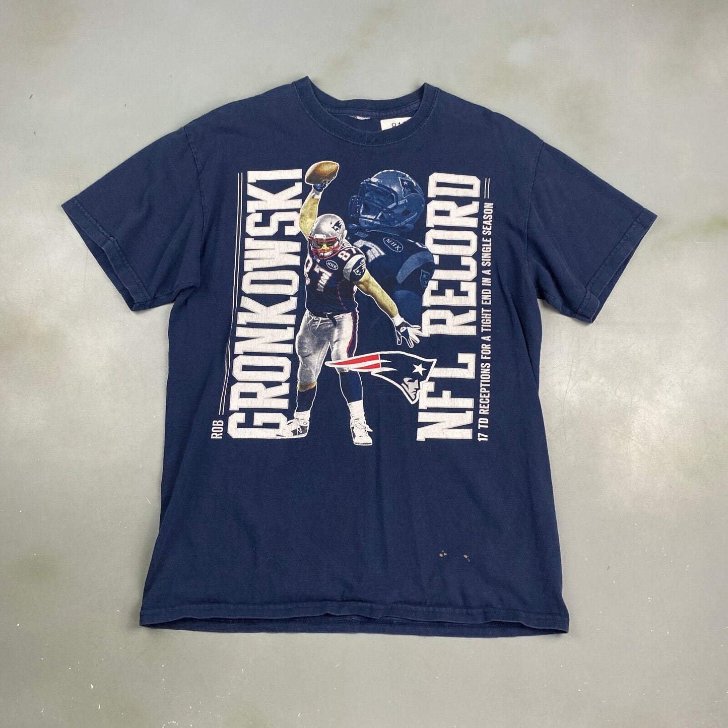 Vintage NFL Patriots Rob Gronkowski Football T-Shirt sz Small Men Adult