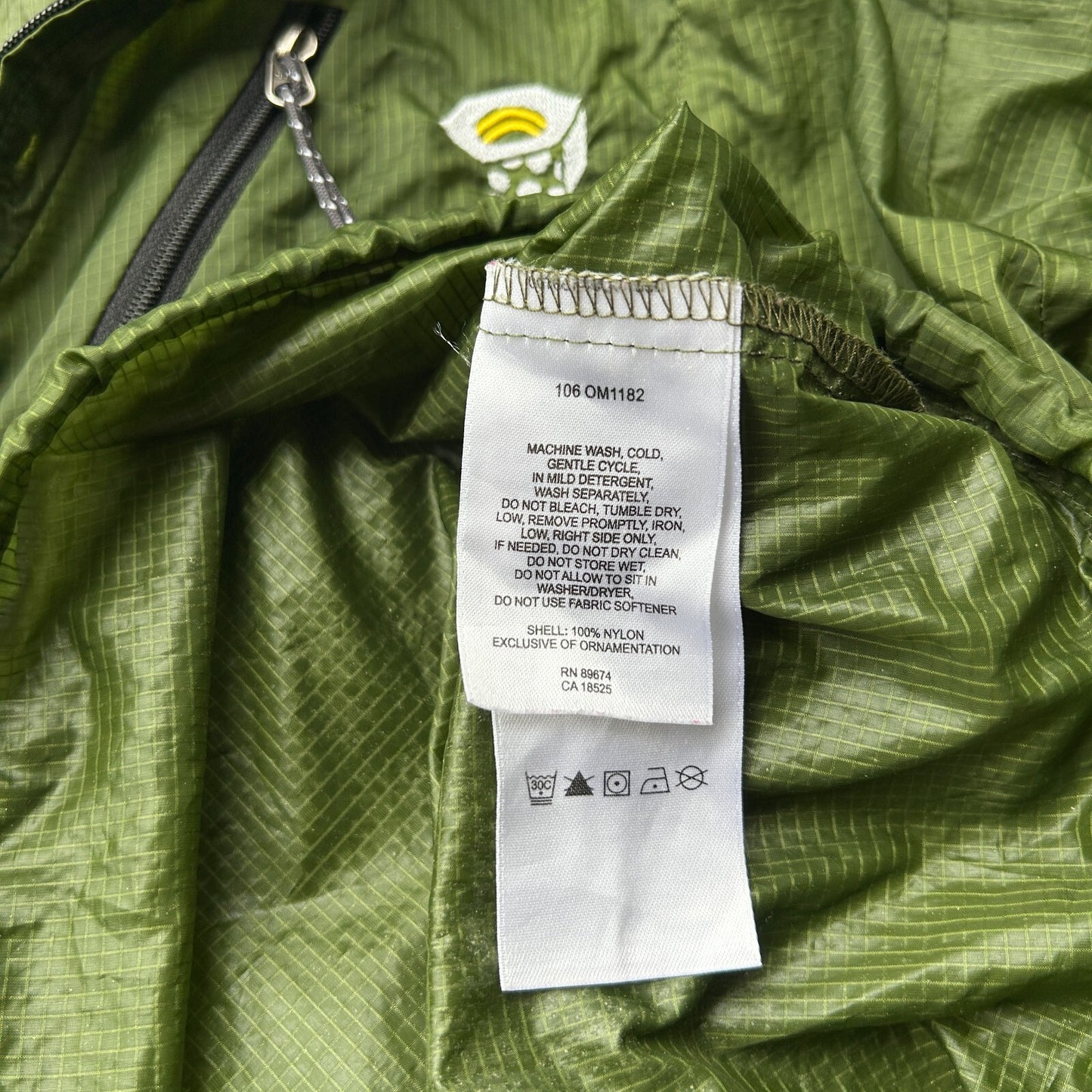 VINTAGE | Mountain HardWear 1/2 Zip Transparent Ripstop Shell Jacket sz M