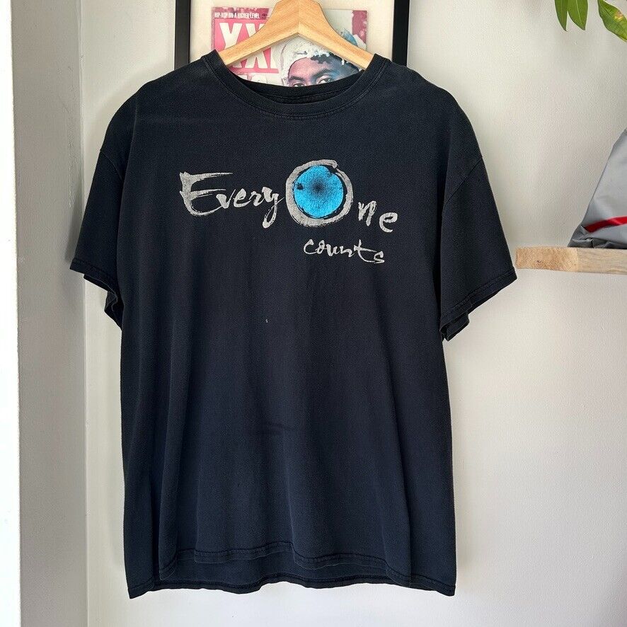 VINTAGE | Every One Counts World T-Shirt sz L