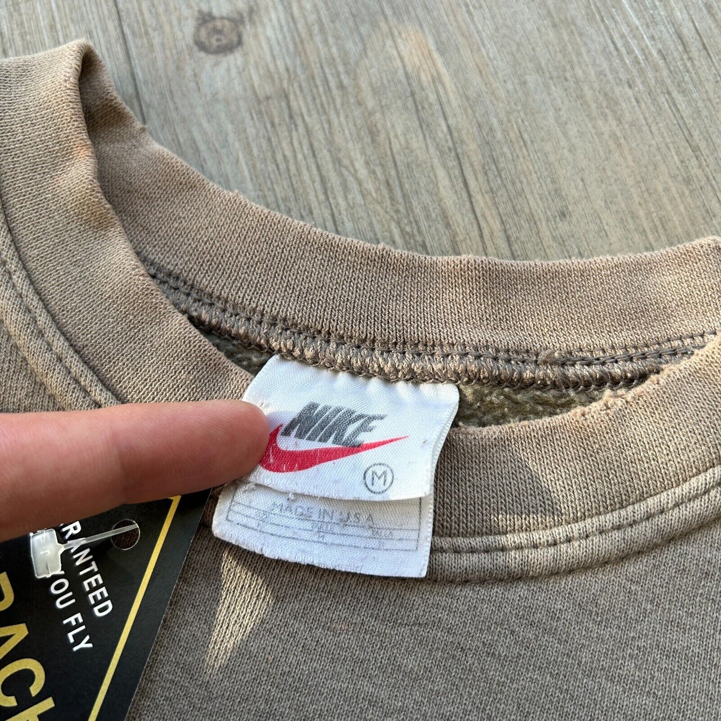 VINTAGE 90s | NIKE Embroidered Swoosh Brown Crewneck Sweater sz M Adult