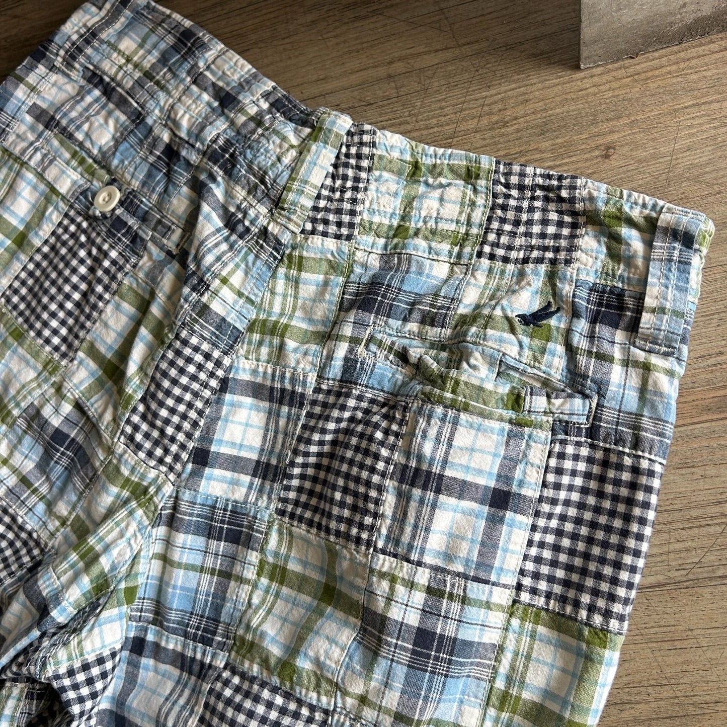 VINTAGE | Madras Plaid Loose Fit Y2K Shorts sz W33