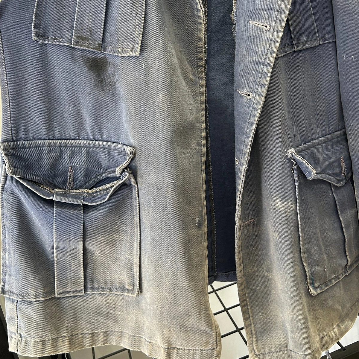 VINTAGE 1940s | French Bleu De Travail Lapel Faded Thrashed Work Jacket sz 42
