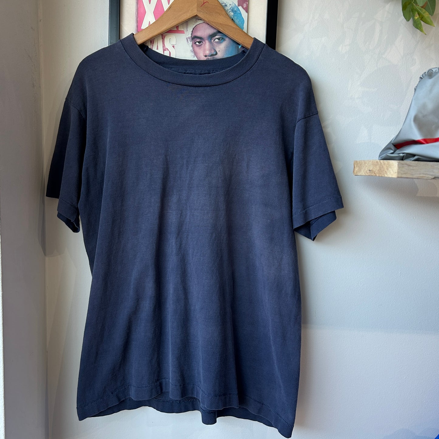 VINTAGE | Faded Navy Blank T-Shirt sz M