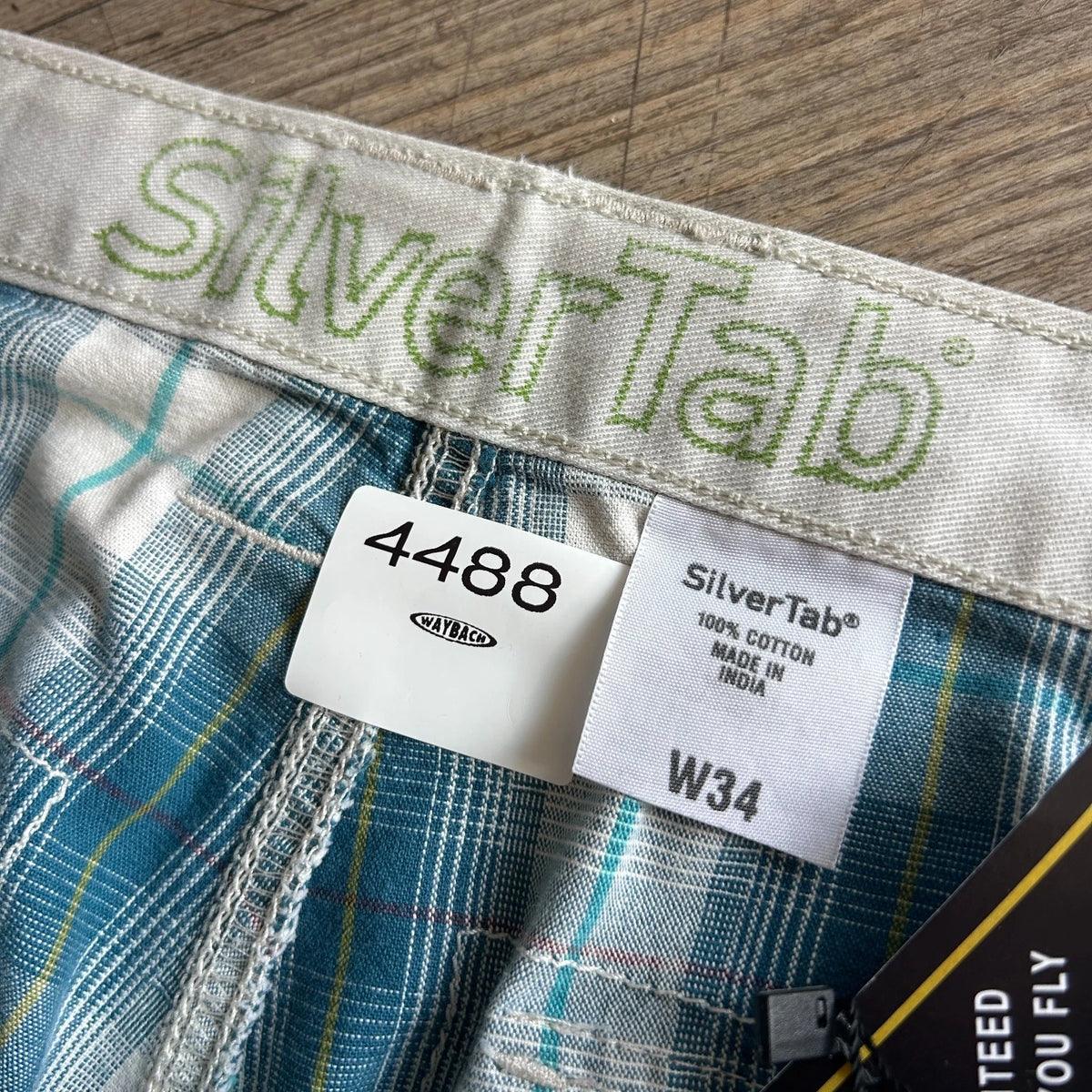 Levi's SILVERTAB | Plaid Loose Fit Vintage Y2K Cargo Shorts sz W35