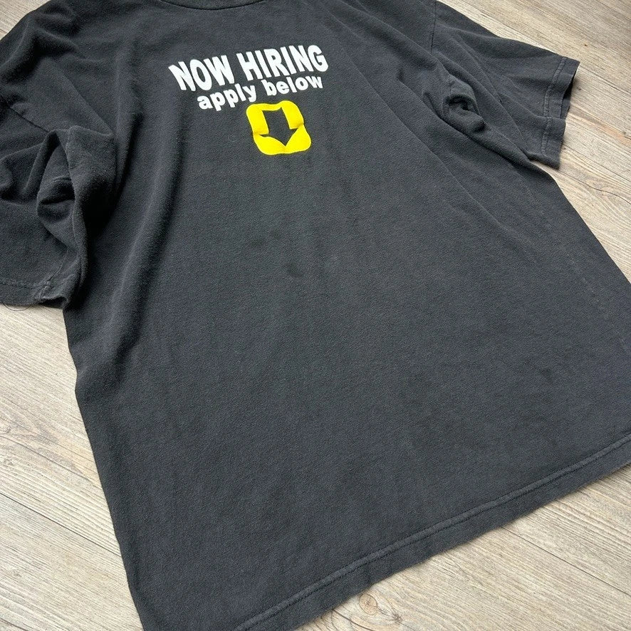 VINTAGE 90s | Now Hiring Apply Below T-Shirt sz L